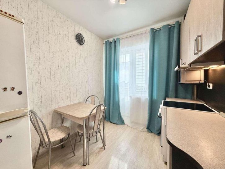 2-комн квартира Горького улица, 76