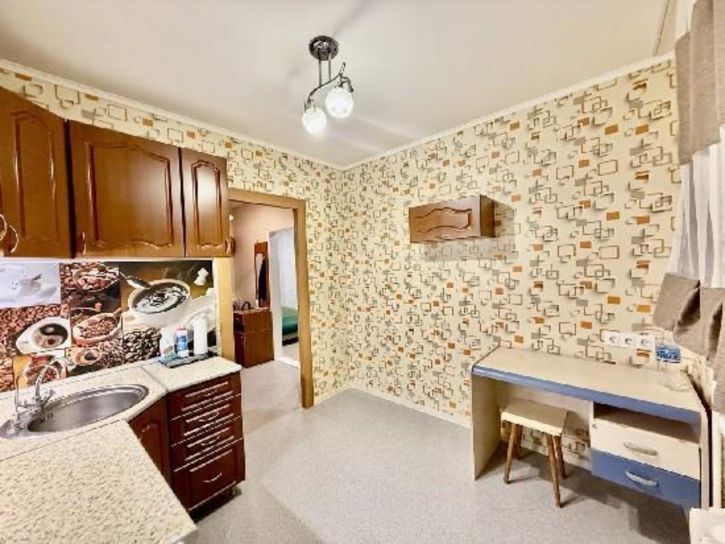 1-комн квартира 70 лет Октября, 82