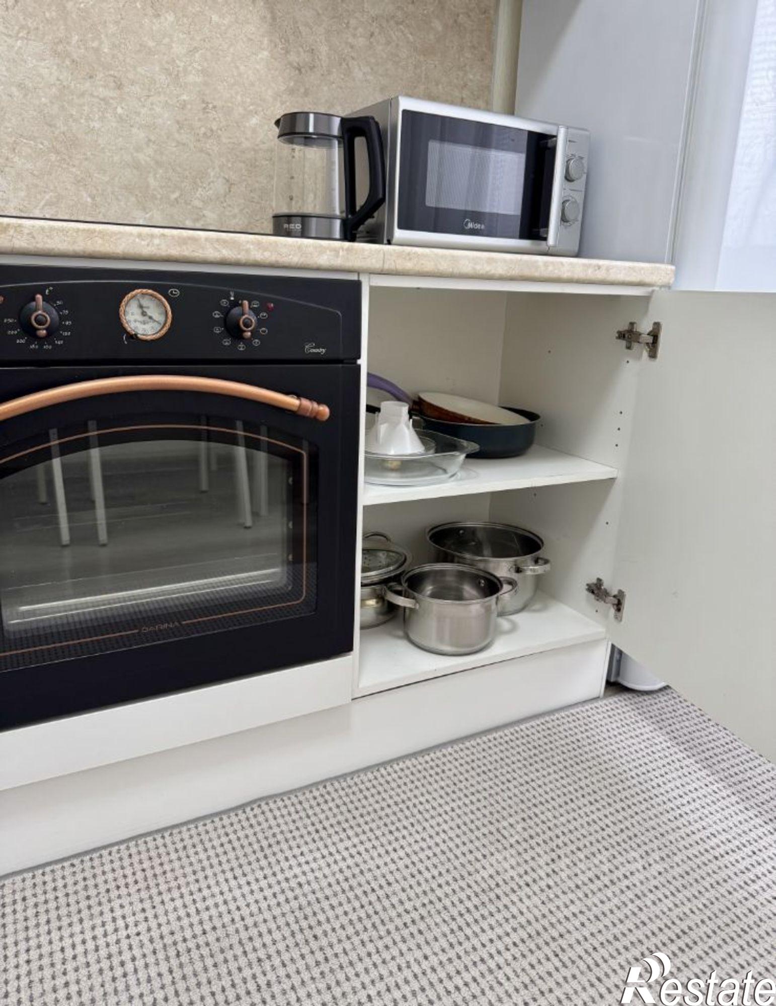 Сдать квартиру за 50 000 рублей на ул Революционная, 51