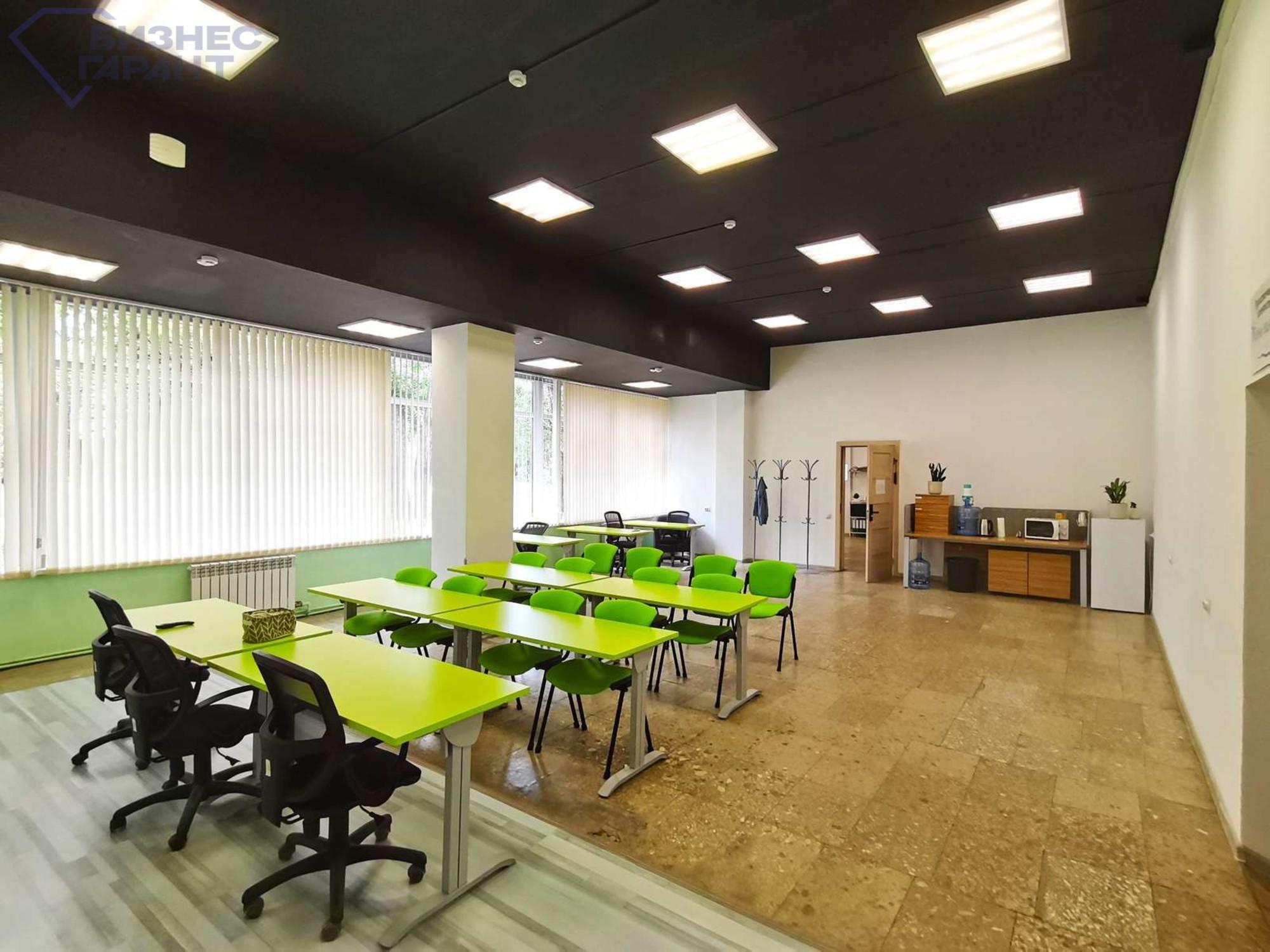 Купить помещение свободного назначения за 15 630 000 рублей на Мира улица, 104