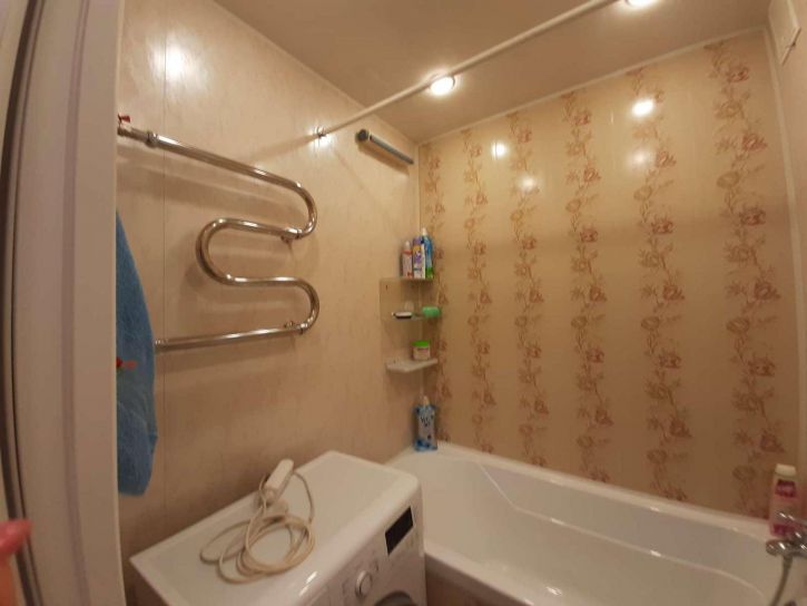 3-комн квартира 40 лет Победы улица, 104