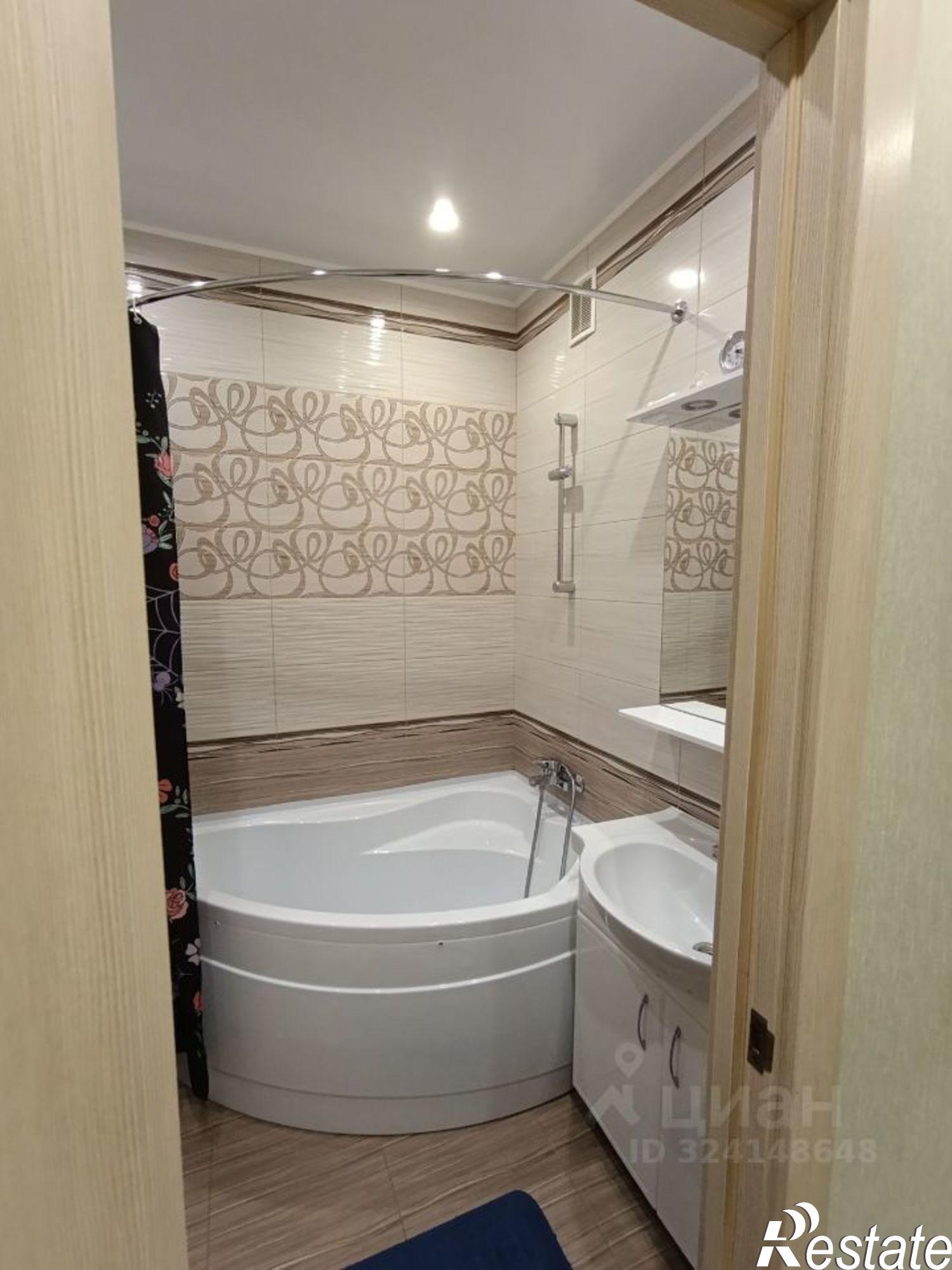 Купить квартиру за 8 100 000 рублей на Приморский б-р, 57