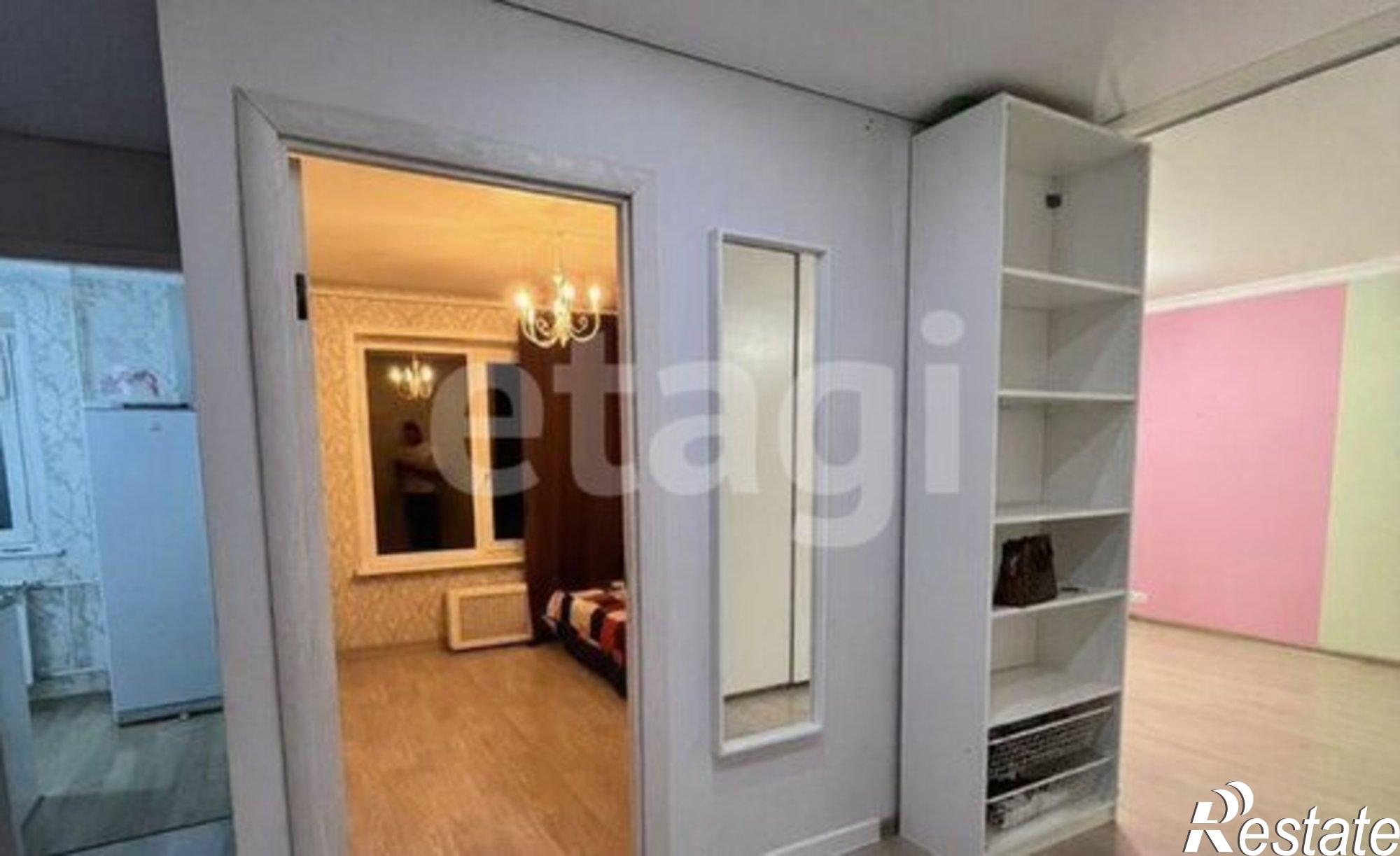 Купить квартиру за 4 200 000 рублей на Приморский б-р, 4