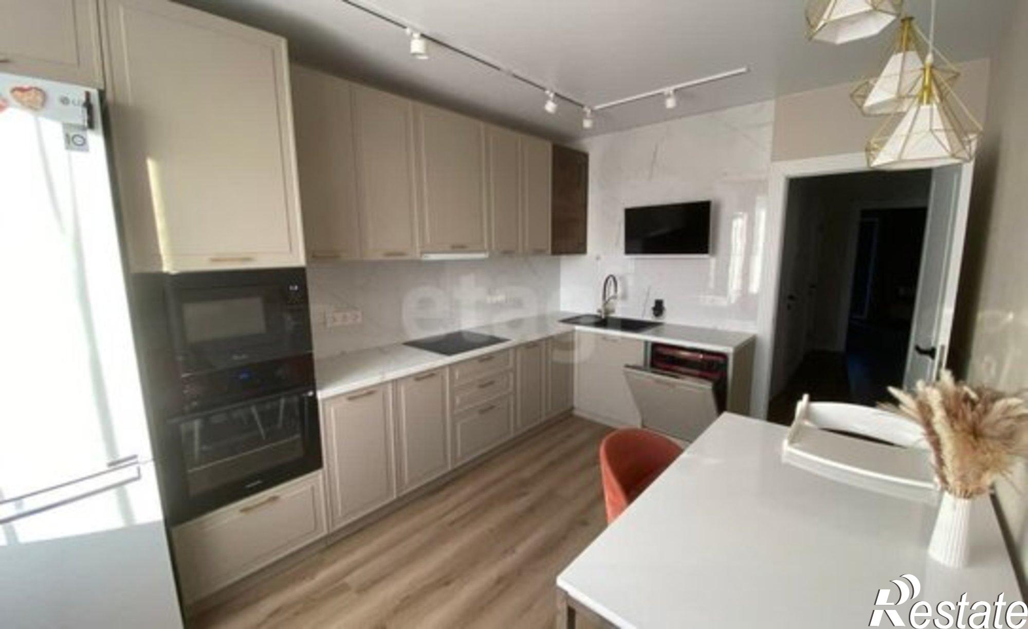 Купить квартиру за 10 500 000 рублей на Итальянский б-р, 16