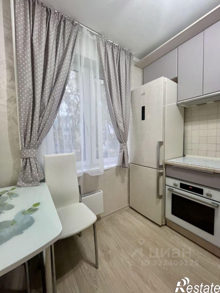 2-комн квартира ул Революционная, 76,  д. 76