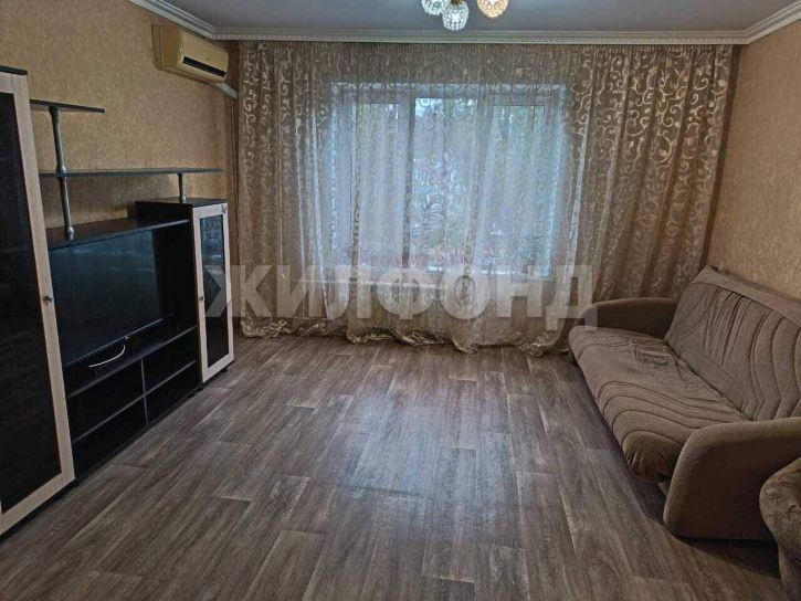 3-комн квартира Дзержинского улица, д.75