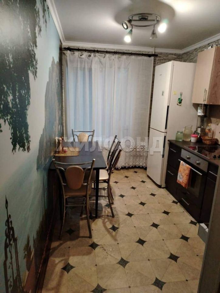 3-комн квартира Дзержинского улица, д.75