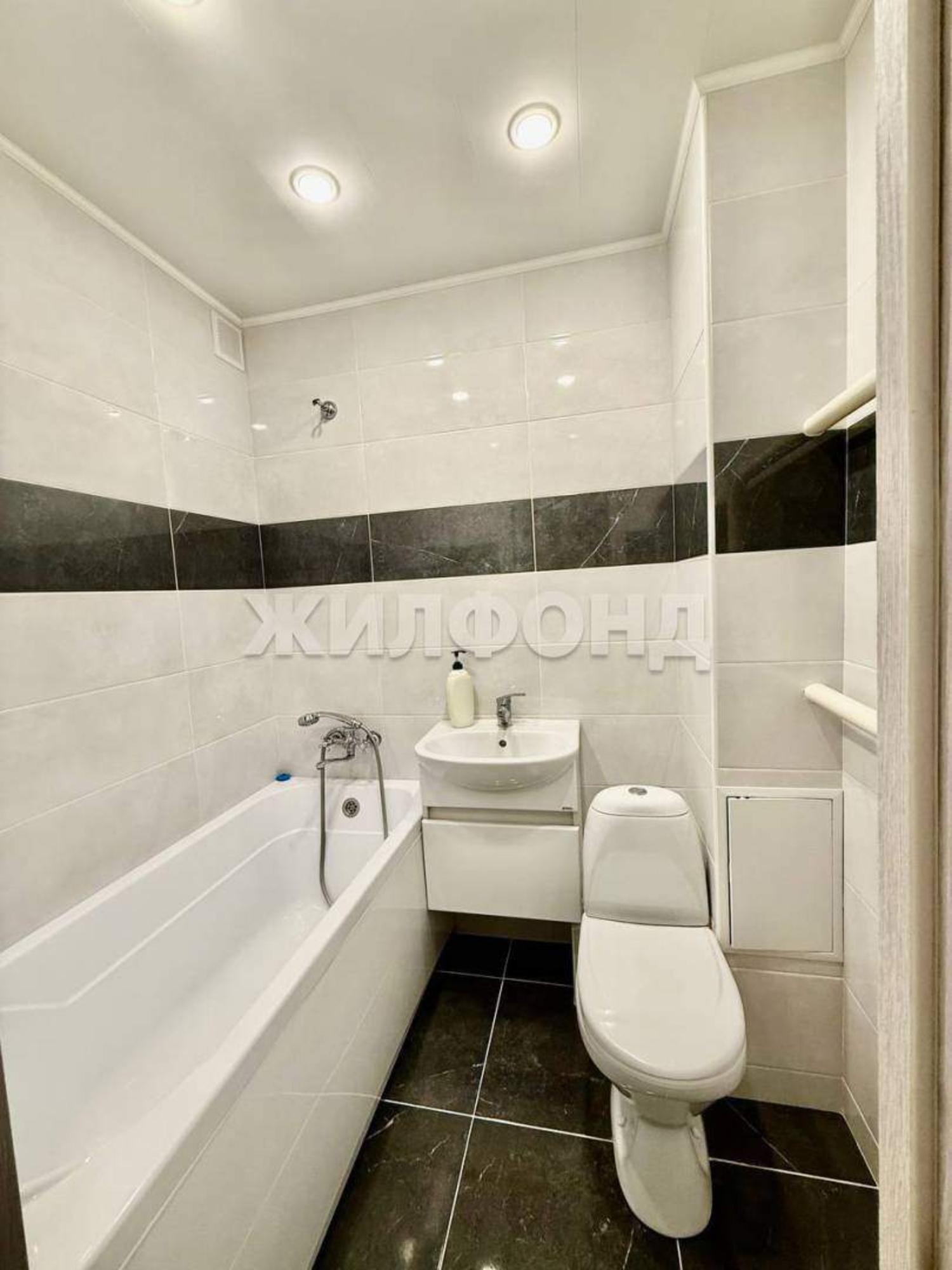 Купить квартиру за 3 863 000 рублей на Тополиная улица, д.3