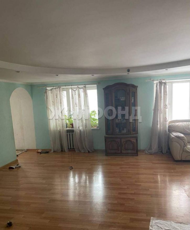 5-комн квартира Автостроителей улица, д.50б