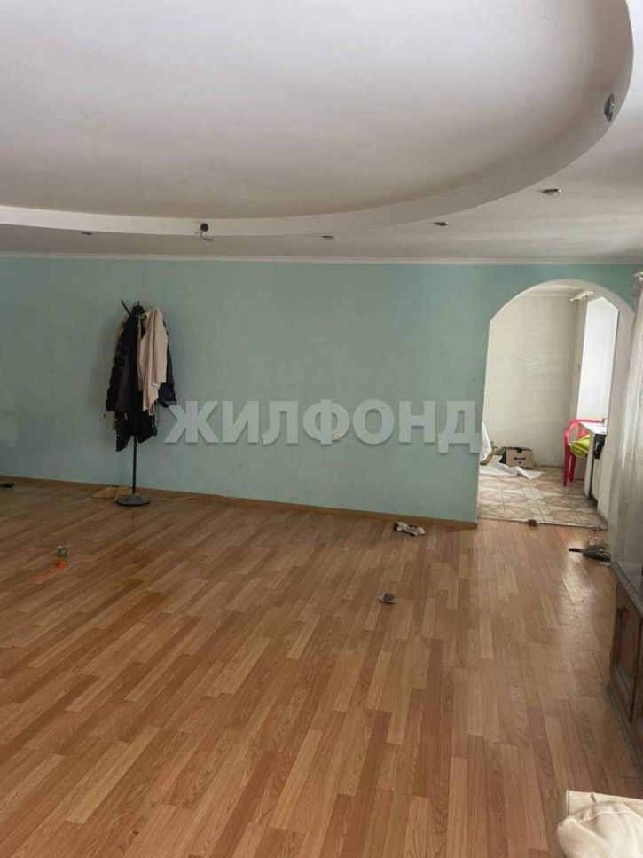 5-комн квартира Автостроителей улица, д.50б