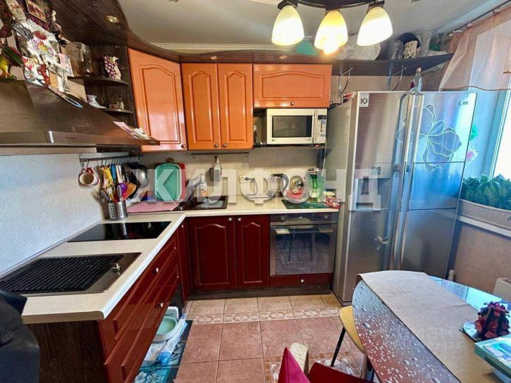 4-комн квартира Автостроителей улица, д.74