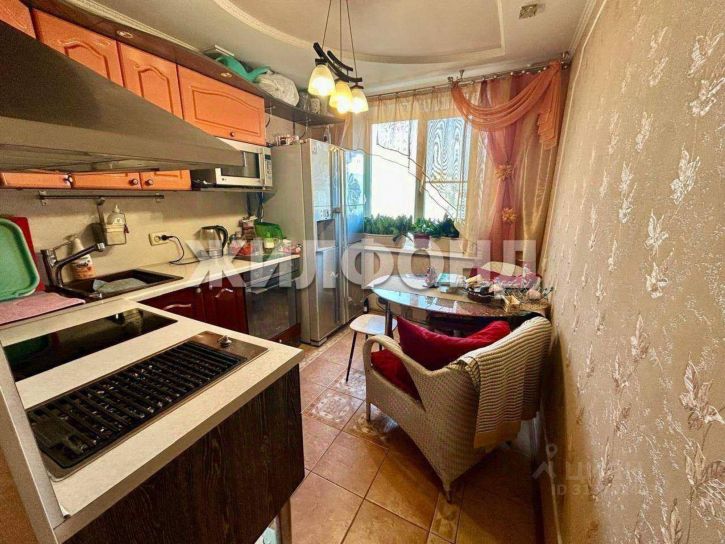 4-комн квартира Автостроителей улица, д.74