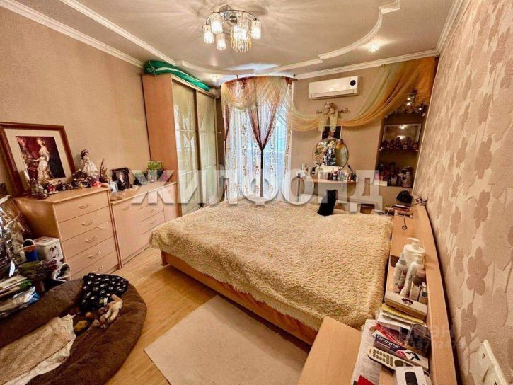 4-комн квартира Автостроителей улица, д.74
