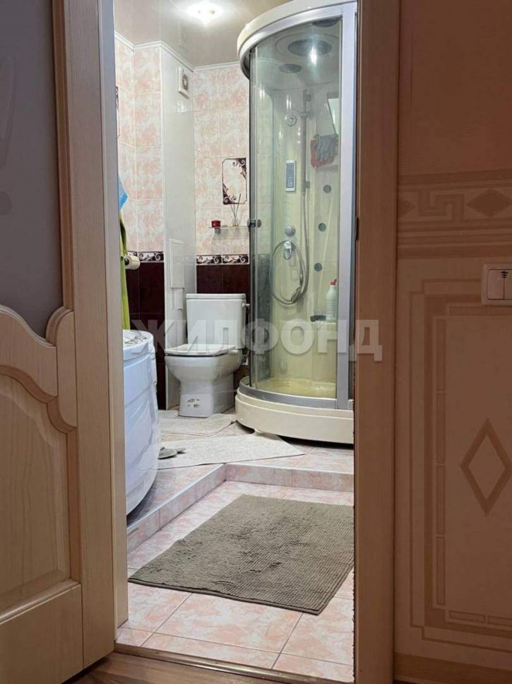 4-комн квартира Автостроителей улица, д.74