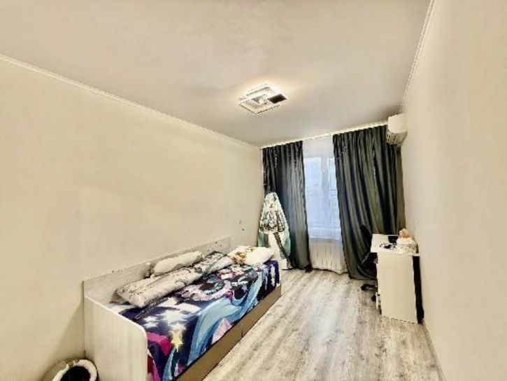 3-комн квартира Революционная, 18