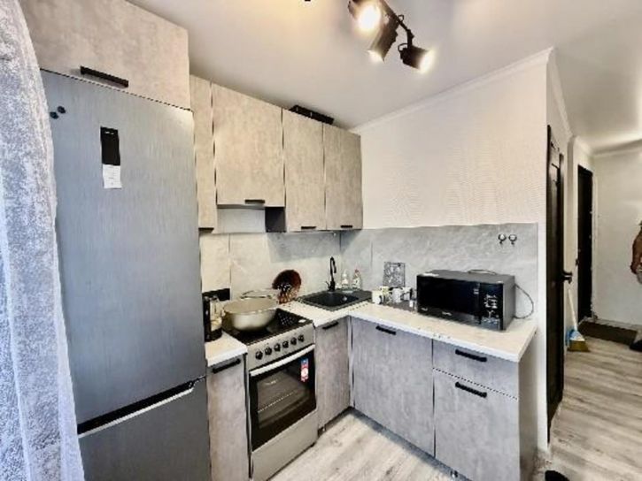 3-комн квартира Революционная, 18
