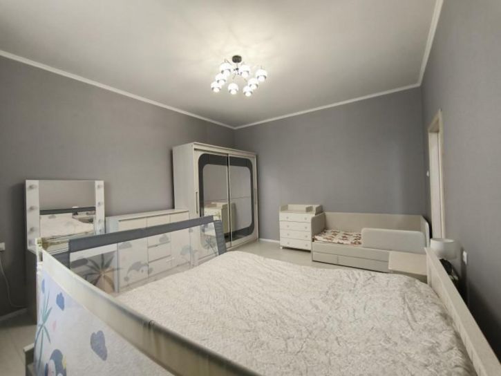 2-комн квартира Дзержинского, 5А