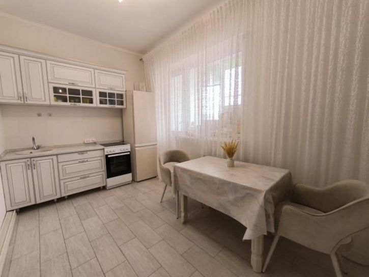 2-комн квартира Дзержинского, 5А