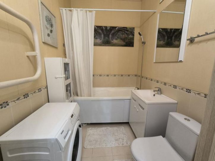 2-комн квартира Дзержинского, 5А