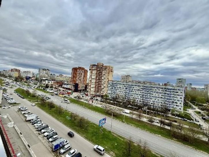 2-комн квартира 70 лет Октября, 46