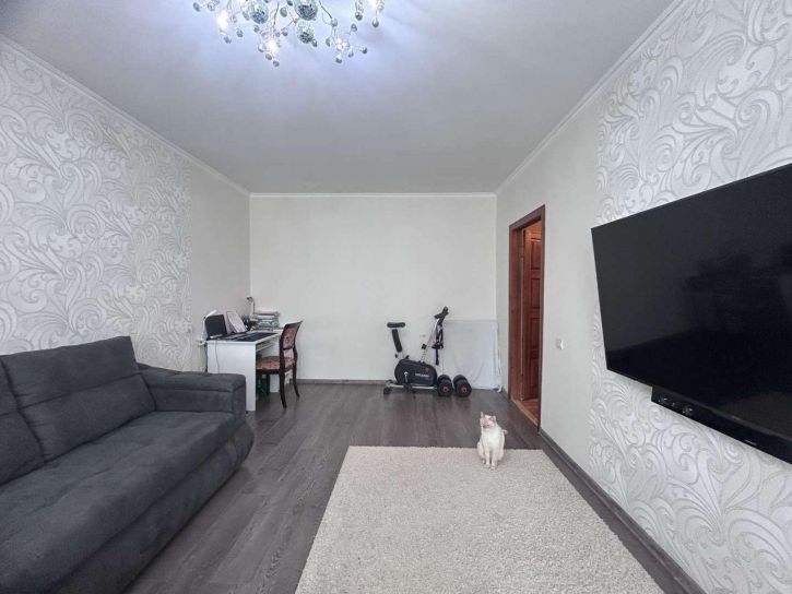 2-комн квартира Тополиная улица, 43