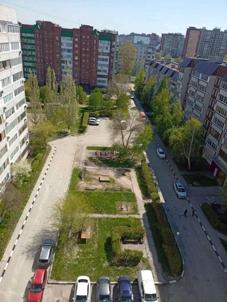 3-комн квартира 70 лет Октября улица, 88