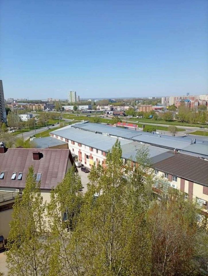 3-комн квартира 70 лет Октября улица, 88