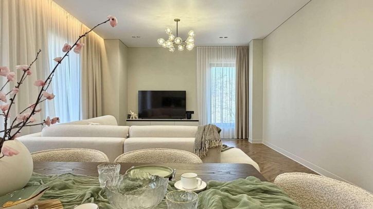 3-комн квартира Спортивная улица, 1М