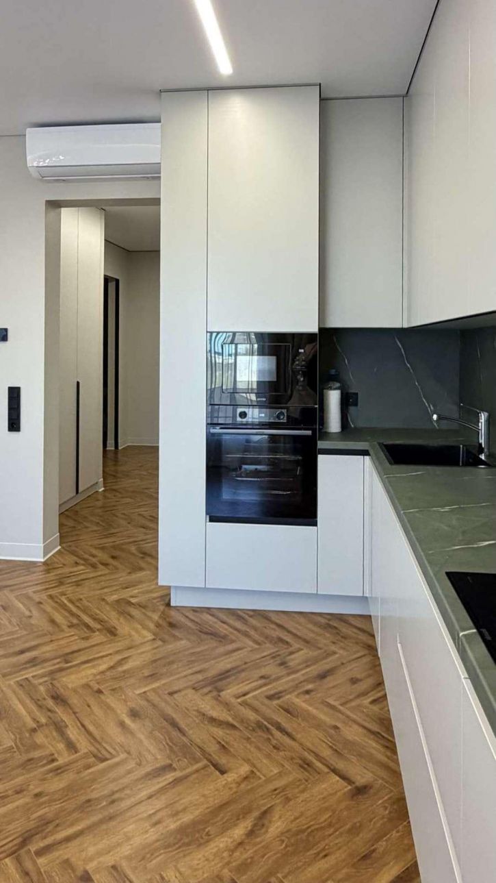 3-комн квартира Спортивная улица, 1М