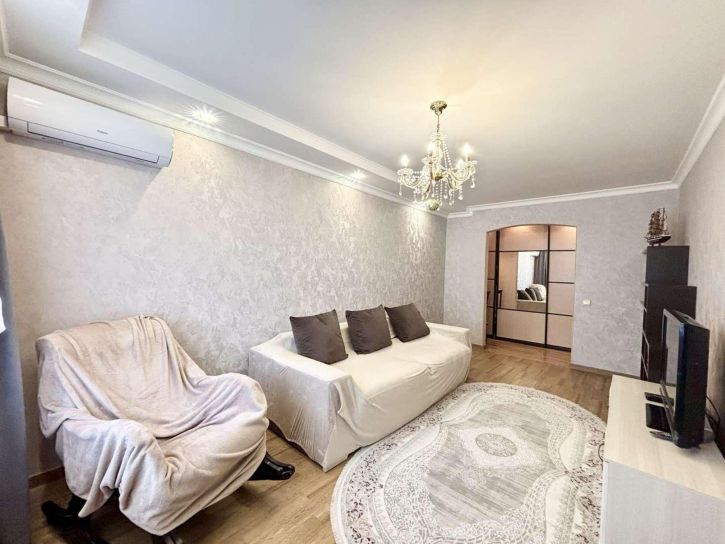 3-комн квартира Матросова улица, 18