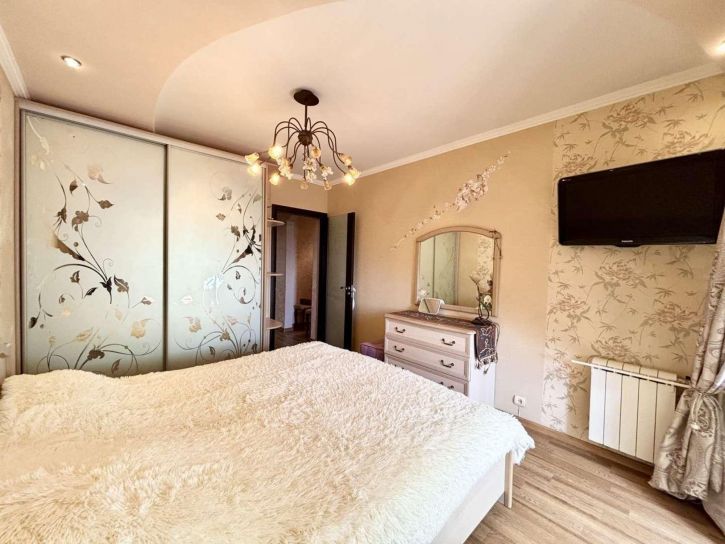 3-комн квартира Матросова улица, 18