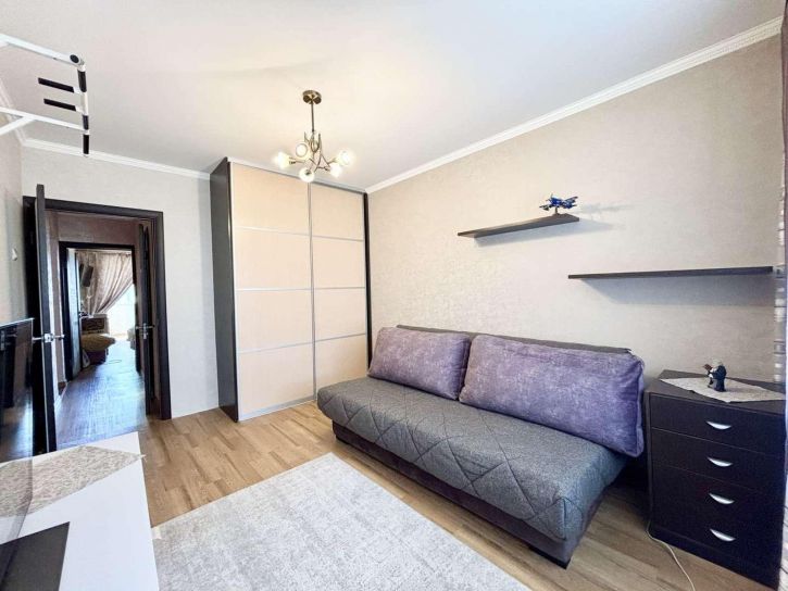 3-комн квартира Матросова улица, 18