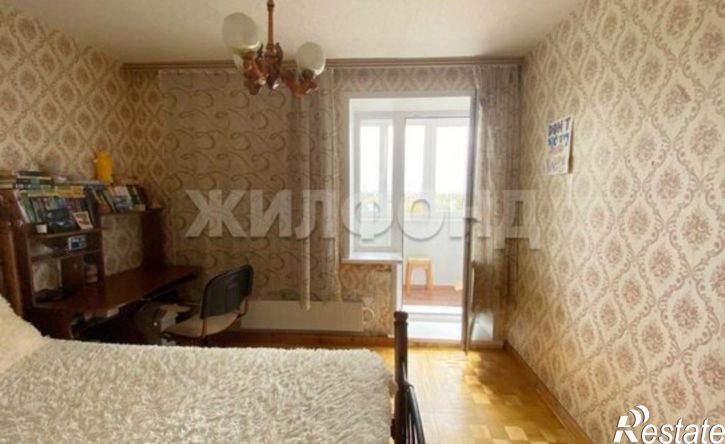 4-комн квартира ул Революционная, 54,  д. 54