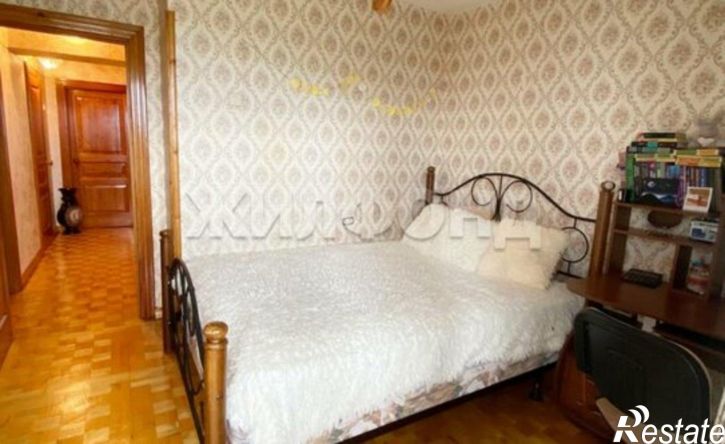 4-комн квартира ул Революционная, 54,  д. 54