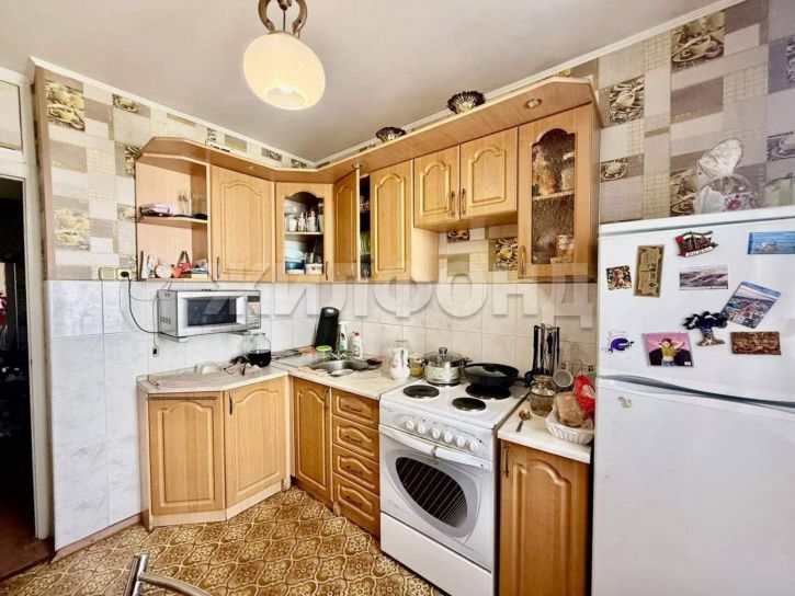 3-комн квартира Автостроителей улица, д.52