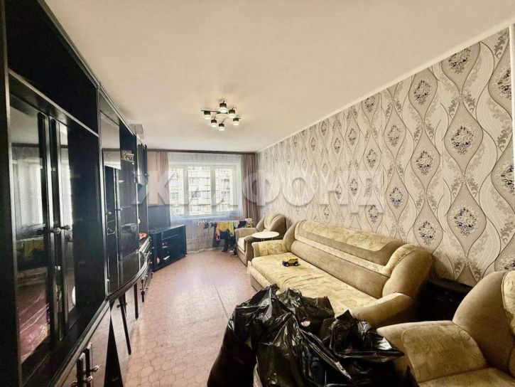 3-комн квартира Автостроителей улица, д.52
