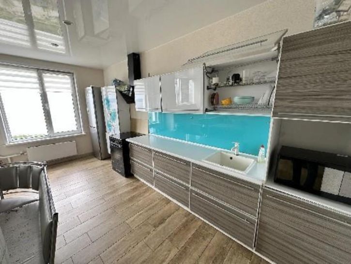 3-комн квартира Оптимистов пр-д, 9