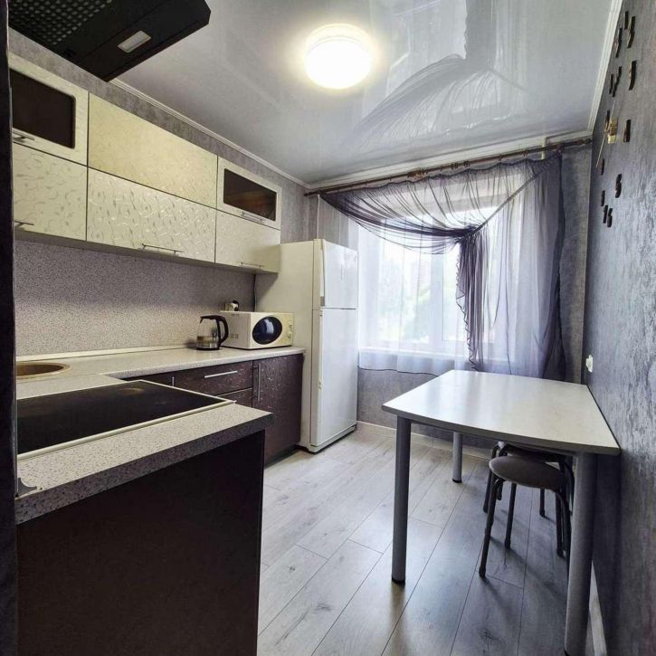 3-комн квартира Автостроителей улица, 9