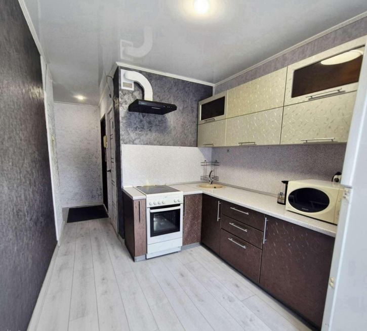 3-комн квартира Автостроителей улица, 9