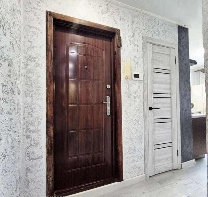 3-комн квартира Автостроителей улица, 9