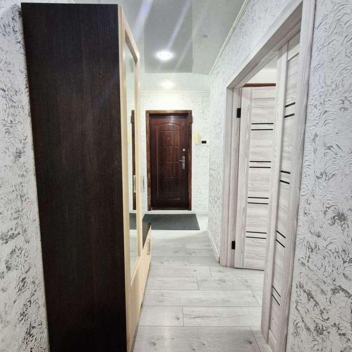 3-комн квартира Автостроителей улица, 9