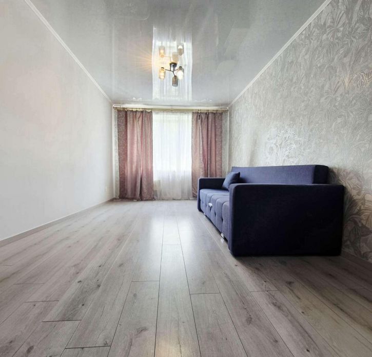 3-комн квартира Автостроителей улица, 9