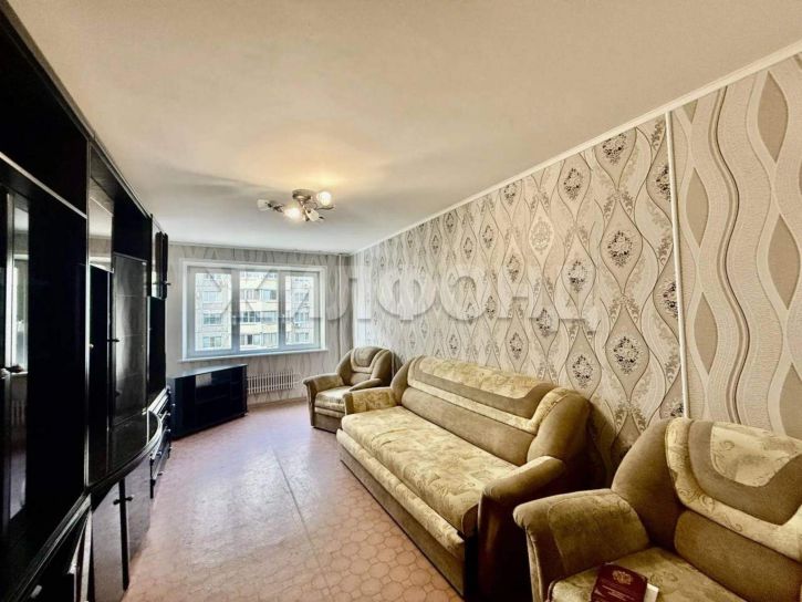 3-комн квартира Автостроителей улица, д.52