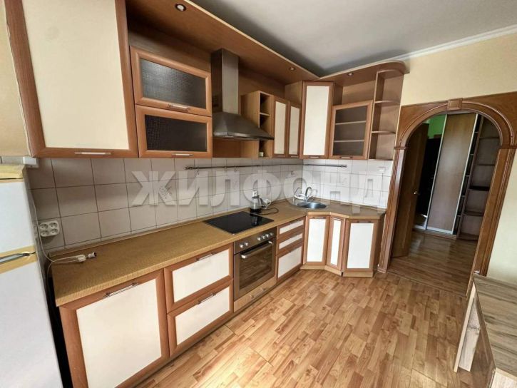 2-комн квартира Полякова улица, д.24