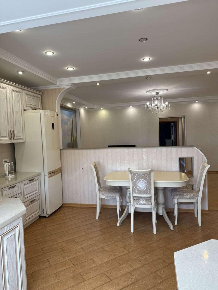 3-комн квартира Цветной бульвар, 7