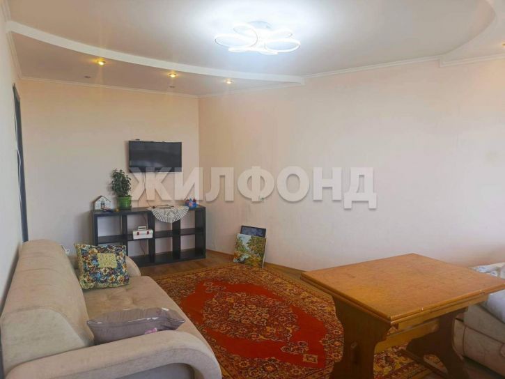 4-комн квартира Дзержинского улица, д.44