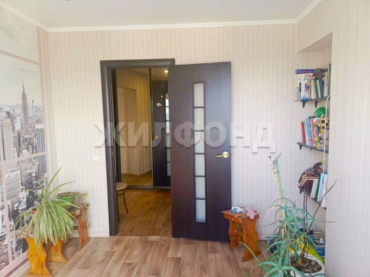 4-комн квартира Дзержинского улица, д.44