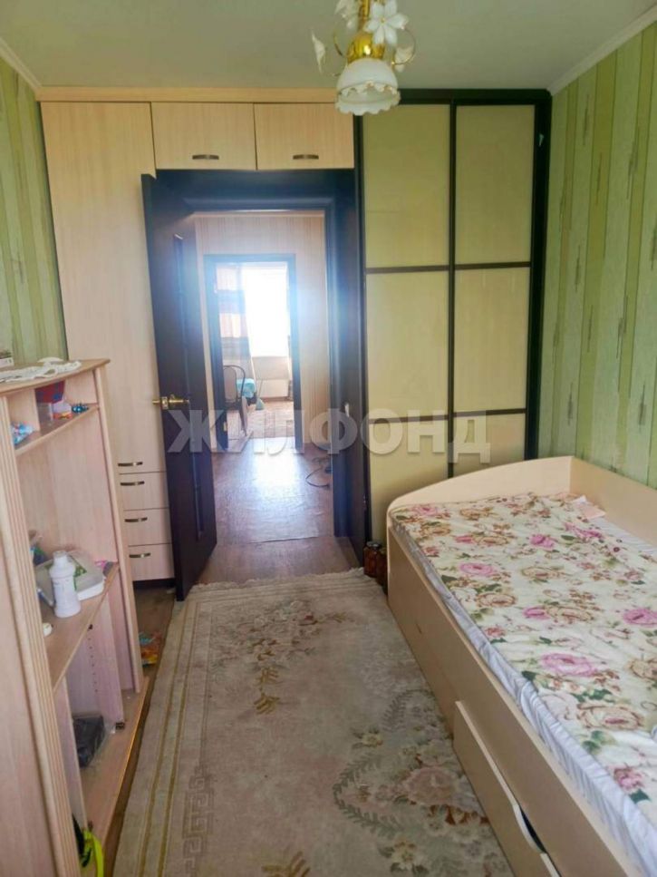 4-комн квартира Дзержинского улица, д.44