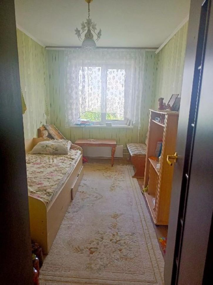 4-комн квартира Дзержинского, 44