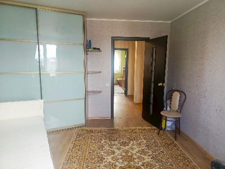 4-комн квартира Дзержинского, 44